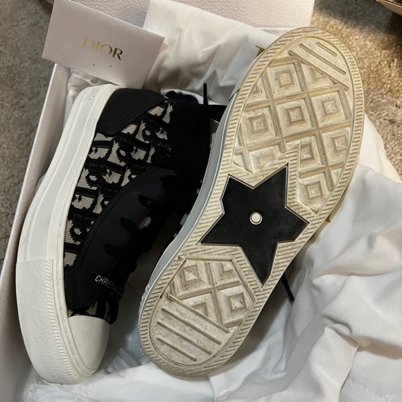 Only wore 1 time. Very comfortable. Authentic Dior. Extra shoe laces, dust bags - Picture 5 of 8